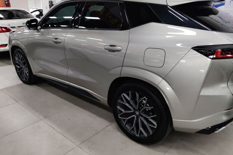 Used Changan UNI-Z New Energy 2024 Blue Whale Smart Electric iDD 125km Beyond Edition
