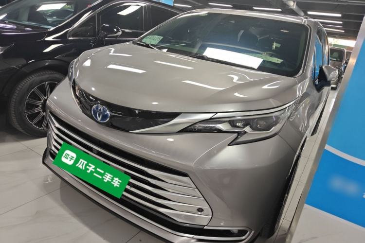 Used Toyota Sienna 2021 2.5L Hybrid Platinum Edition