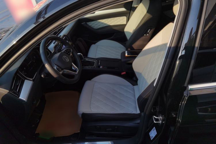 Used Volkswagen Magotan 2023 2 Million Units Commemorative Edition 330TSI DSG Luxury Version
