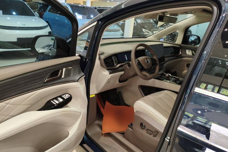 Used Denza D9 2022 DM-i 970 Four-Wheel Drive Flagship Model