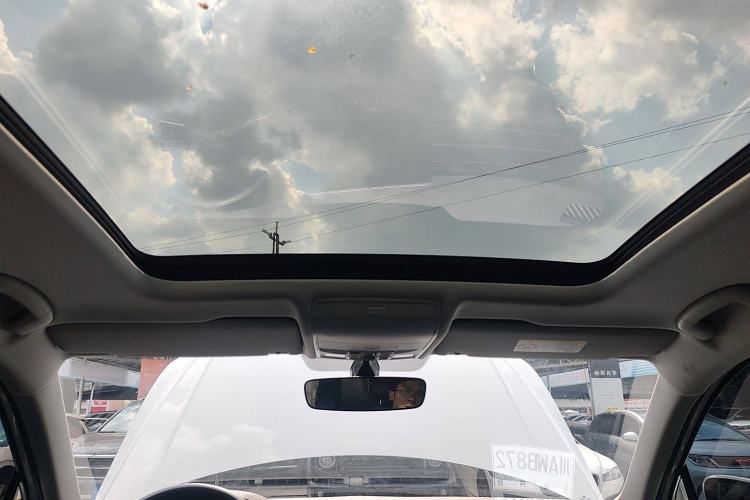 Used Volkswagen Tiguan L 2024 Outstanding Model 330TSI Automatic Two-Wheel Drive R-Line Dragon Glory Edition
