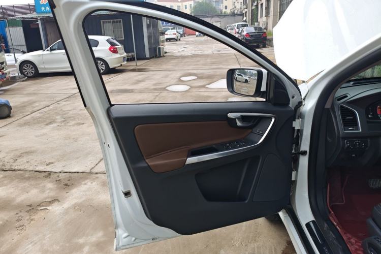 Used Volvo XC60 2015 T5 AWD Zhiyuan Edition
