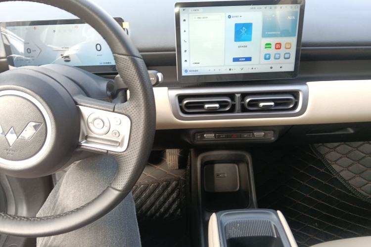 Used Wuling Bingo PLUS 2024 330 km Range Five-Seater Version