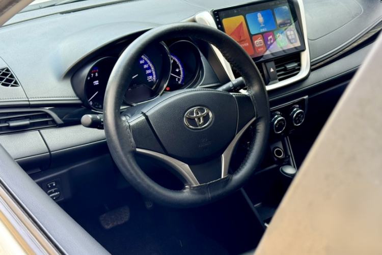 Used Toyota YARiS L 2016 Revised Version 1.5G CVT with Dynamic Sunroof
