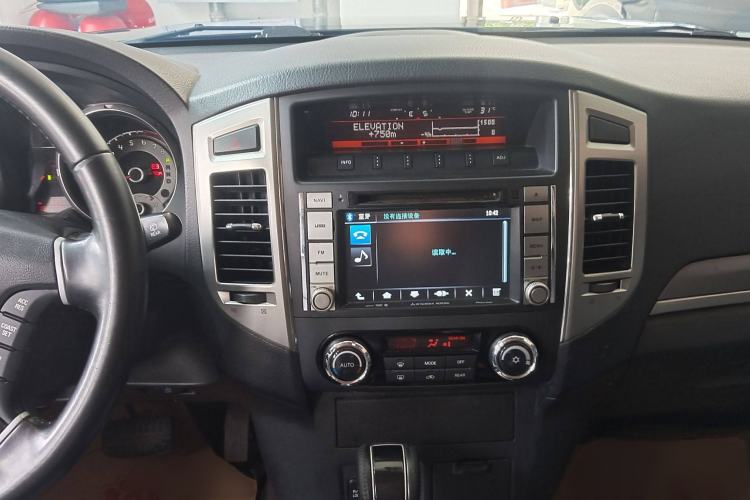 Used Mitsubishi Pajero 2015 3.0L Automatic Elite Plus Version China V Standard