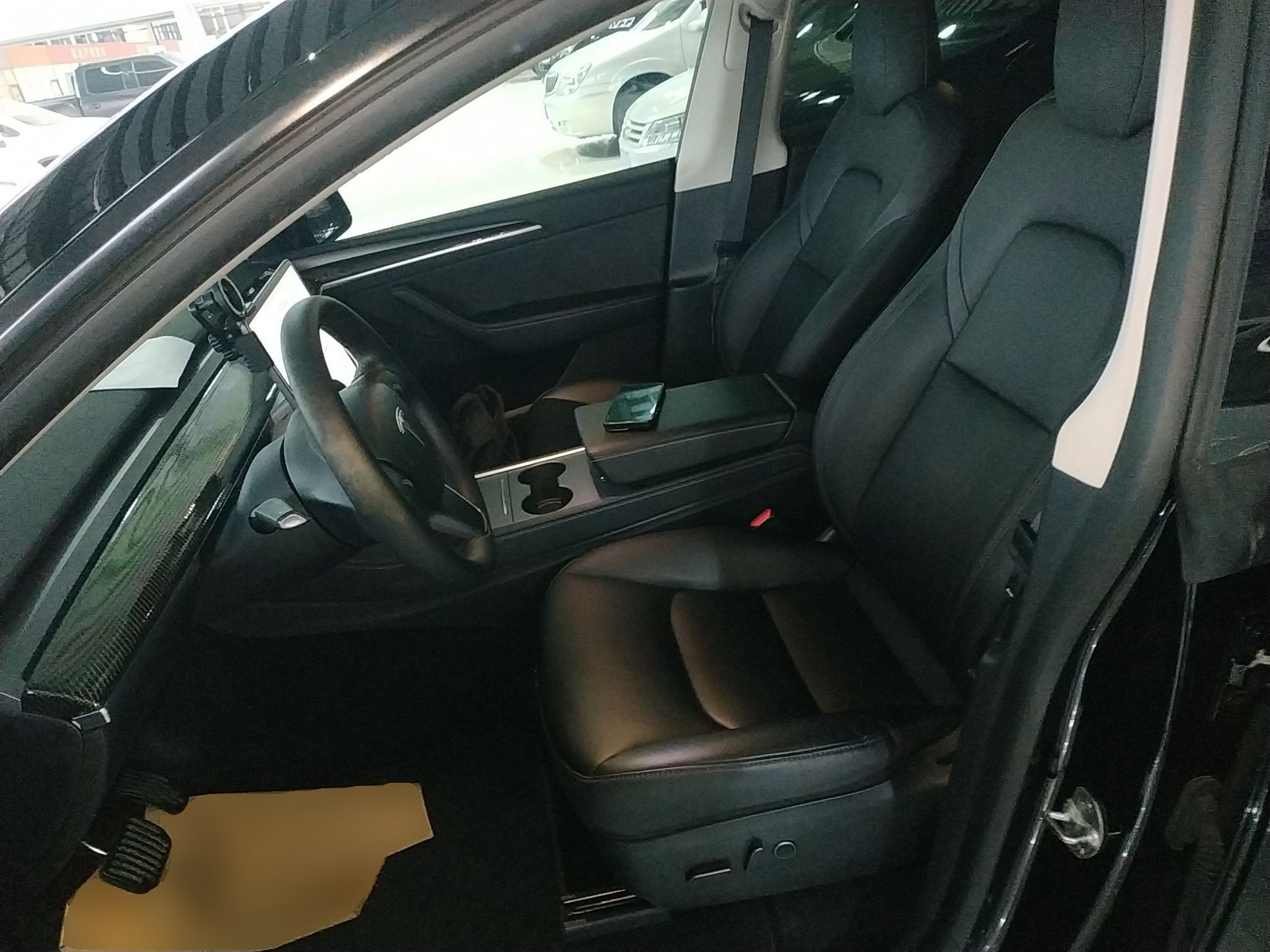 Переднее сиденье в автомобиле