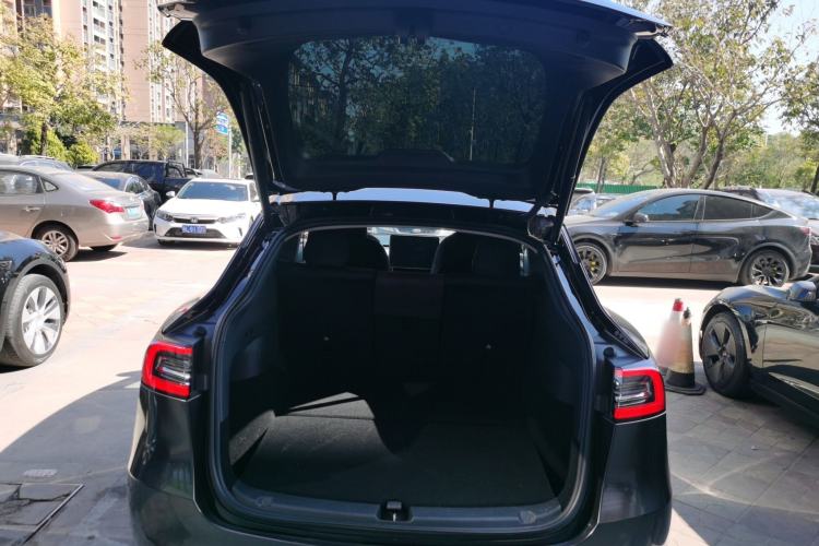 Used Tesla Model Y 2023 Rear-Wheel-Drive Version
