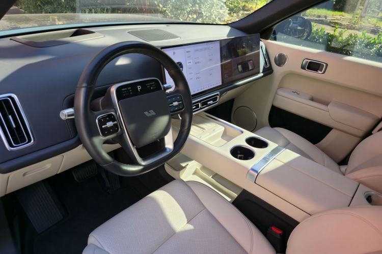 Used Li Auto L8 2024 PRO Model
