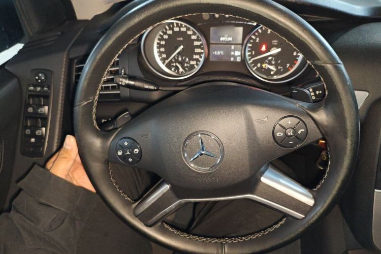 Used Mercedes-Benz R-Class 2014 R 320 4MATIC Business Model