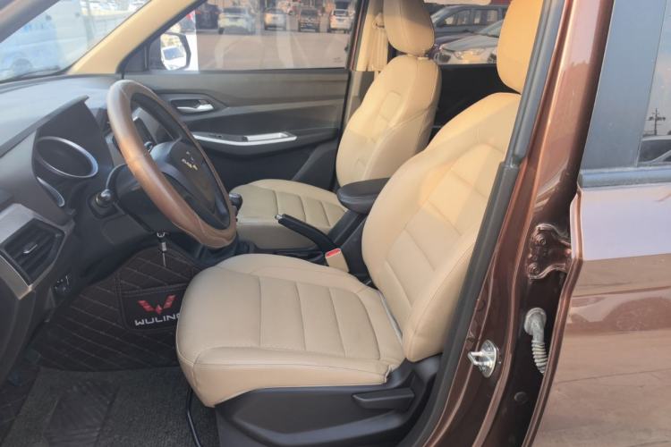 Used Wuling Hongguang 2019 1.5L S Comfort Edition China VI LAR
