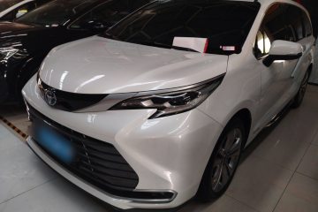 Used Toyota Sienna 2023 2.5L Hybrid Deluxe Edition