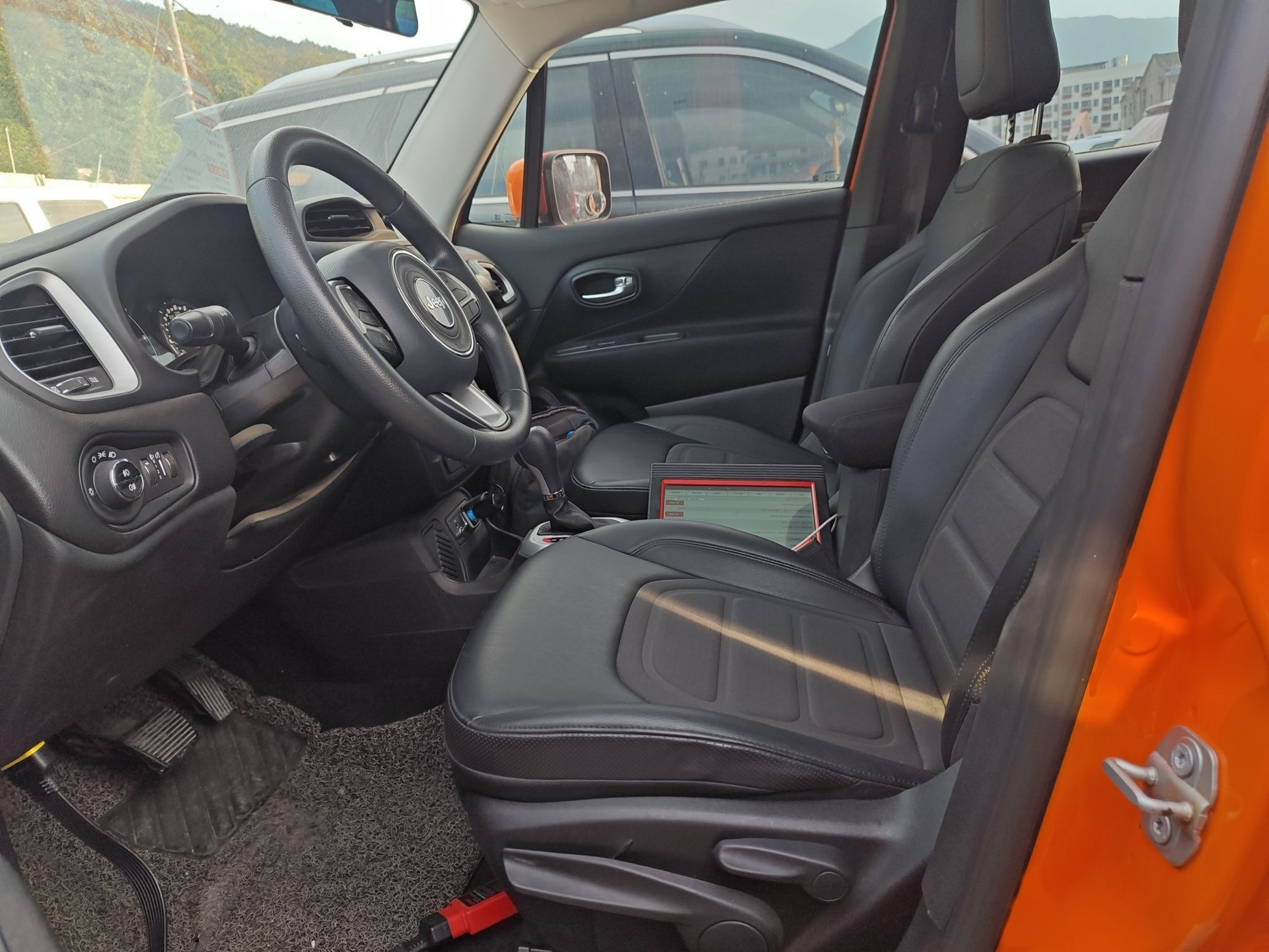 المقاعد الأمامية داخل السيارة