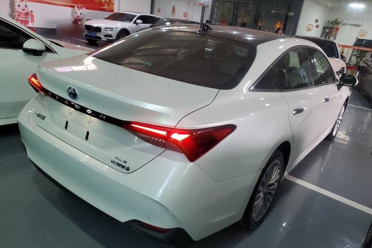 Used Toyota Avalon 2019 Dual-Engine 2.5L XLE Prestige Version China VI Standard
