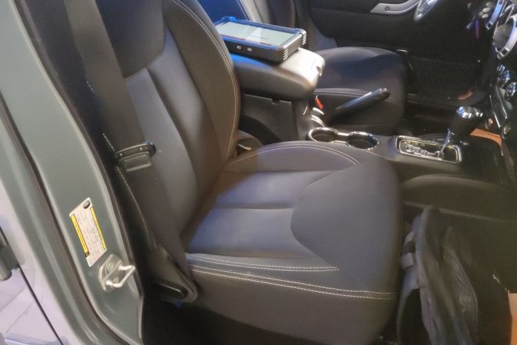 Used  Wrangler 2014 3.0L Sahara Four-Door Edition
