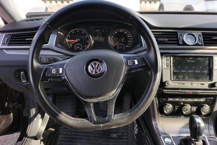 Used Volkswagen Passat 2017 330TSI DSG Luxury Edition
