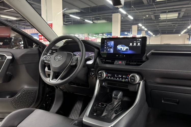 Used Toyota Wildlander 2023 Dual-Motor 2.5L E-CVT Two-Wheel Drive Luxury PLUS Edition
