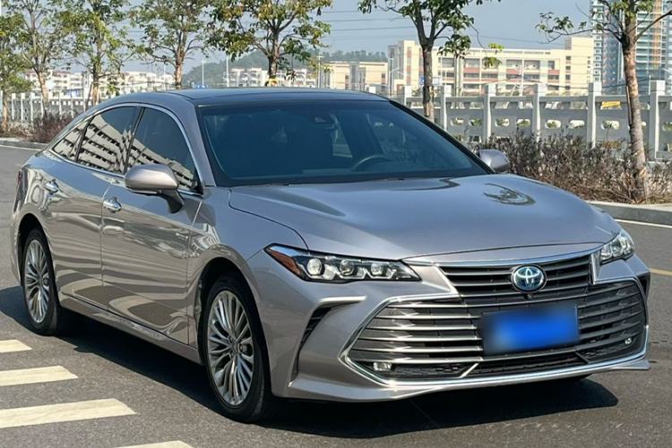 Used Toyota Avalon 2019 Dual-Engine 2.5L XLE Prestige Version China VI Standard
