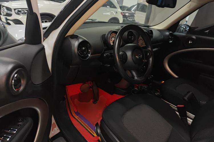 Used  Countryman 2011 1.6L ONE
