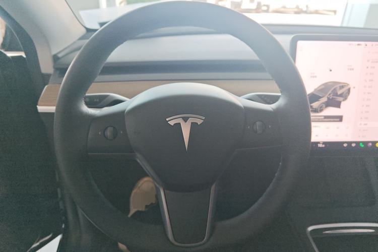 Used Tesla Model Y 2021 Long-Range All-Wheel-Drive Version
