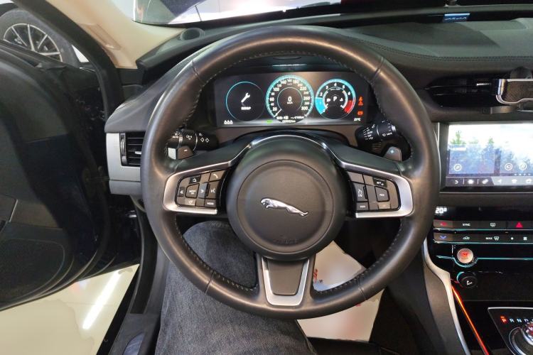 Used Jaguar XFL 2020 XFL 2.0T P200 Two-Wheel-Drive Rally Flag Edition
