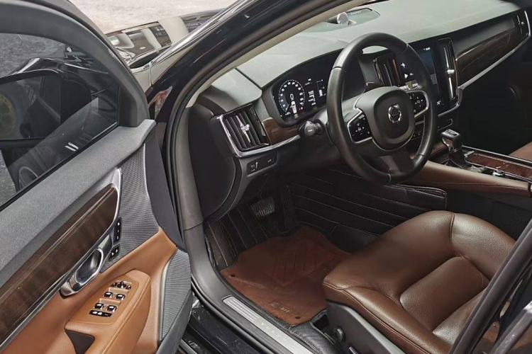 Used Volvo S90 2018 T4 Zhiyuan Edition

