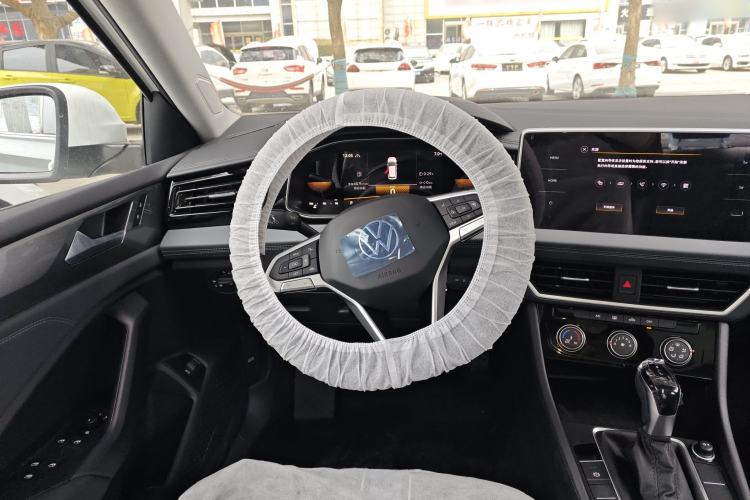 Used Volkswagen Sagitar 2025 Facelift 200TSI DSG Flyover Edition
