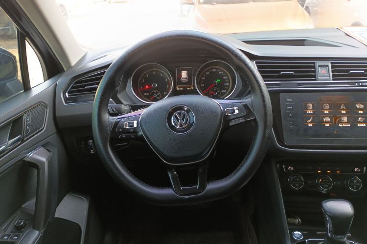 Used Volkswagen Tiguan L 2019 Updated Version 330TSI Automatic Two-Wheel Drive Panoramic Comfort Edition China VI Standard