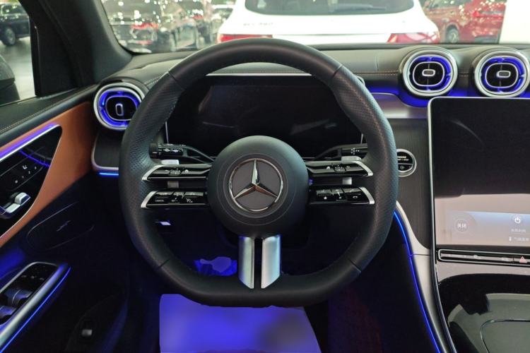 Used Mercedes-Benz GLC 2023 GLC 260 L 4MATIC Luxury Model 5 Seats