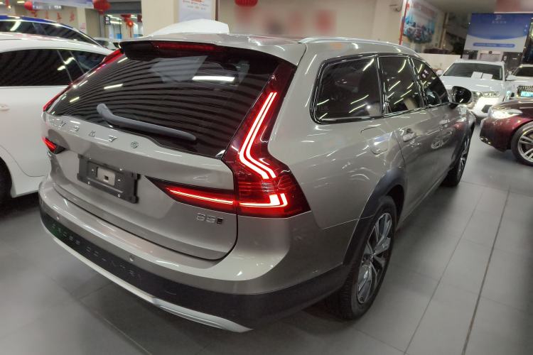Used Volvo V90 2022 Cross Country B5 AWD Smart Range Edition
