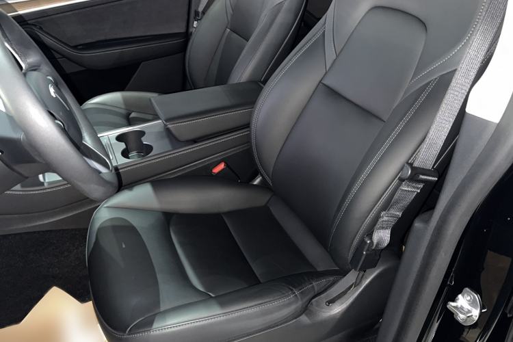 Used Tesla Model Y 2021 Standard Range Rear-Wheel Drive Version
