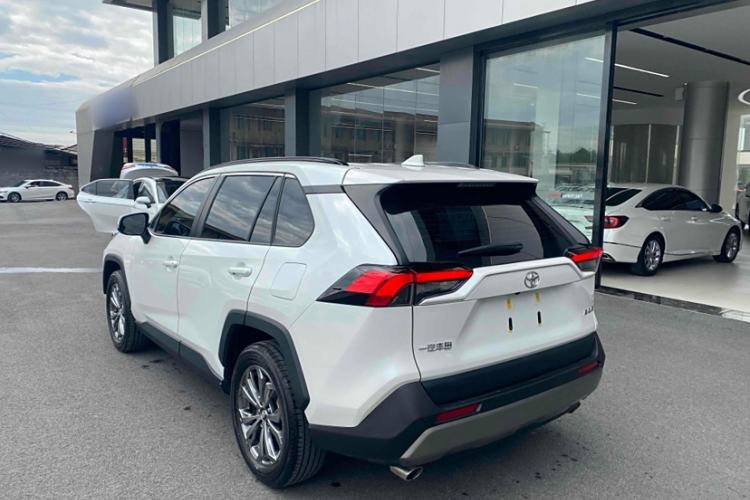 Used Toyota RAV4 2023 2.0L CVT Two-Wheel Drive Fashion Plus Edition
