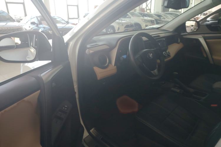 Used Toyota RAV4 2016 2.0L CVT Two-Wheel Drive Urban Edition China V Standard