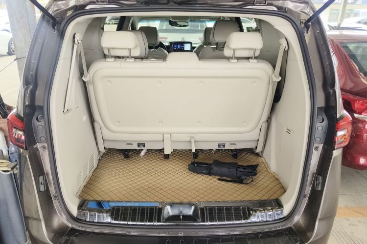 Used Buick GL8 2021 Land Cruiser Executive Class 652T Luxury Model