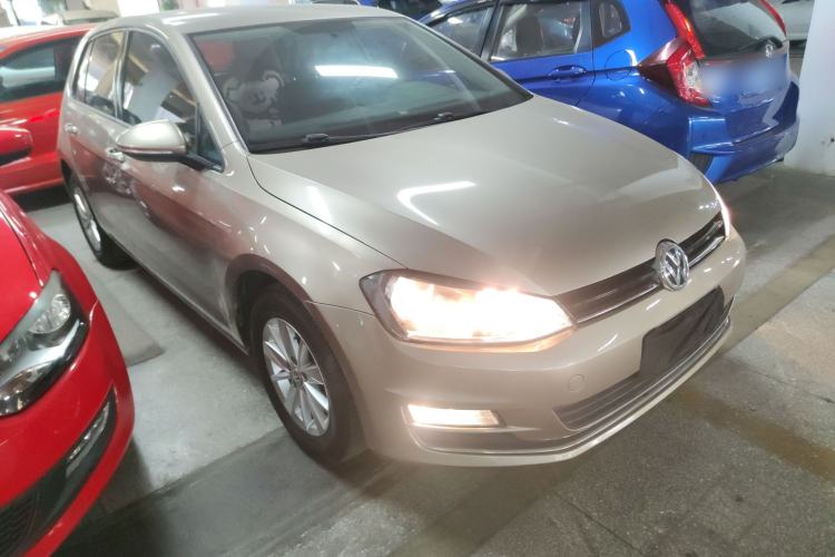 Used Volkswagen Golf 2016 1.6L Automatic Fashion Model
