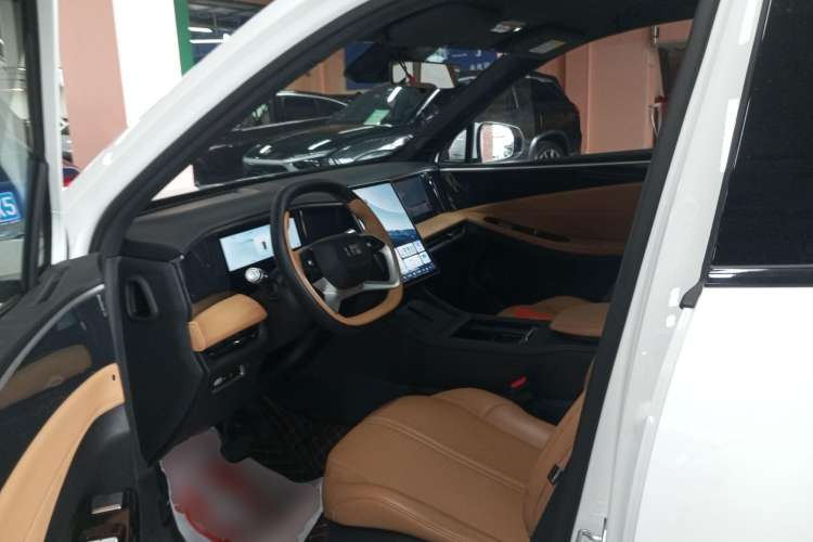 Used  L7 2023 1.5T 115 km PLUS