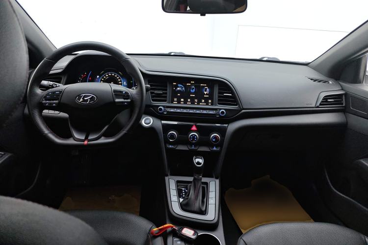 Used Hyundai Elantra 2019 1.4T Dual-Clutch Xuan Dong · Dynamic Model
