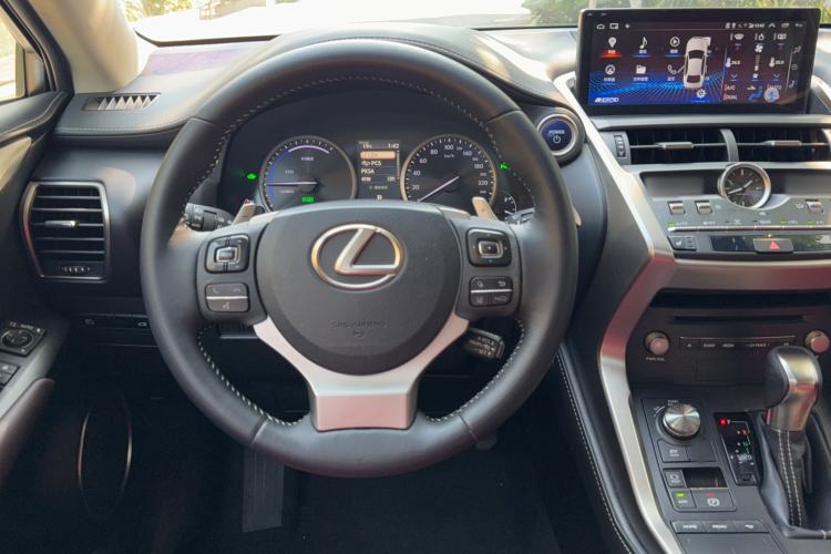 Used Lexus NX 2018 300h Front-Wheel-Drive FENGSHANG Version China V Emission Standard
