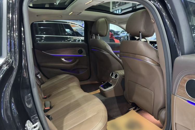 Used Mercedes-Benz E-Class 2023 Facelift E 260 L
