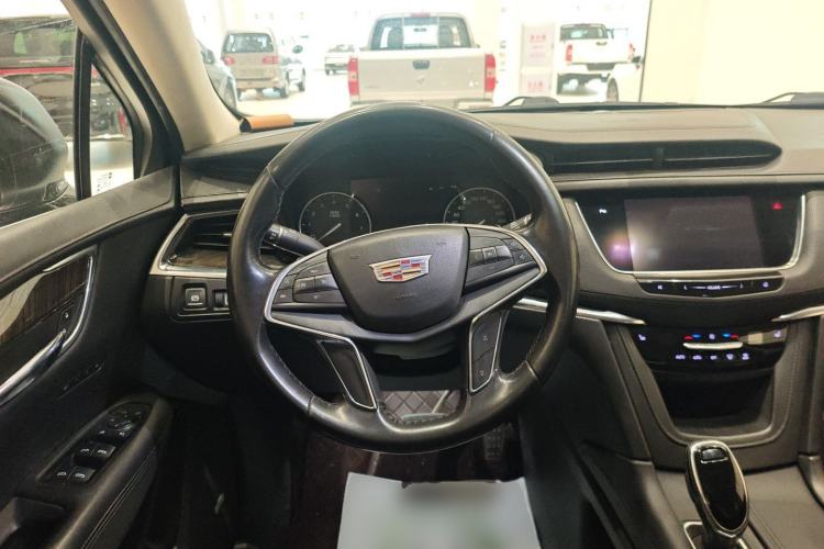 Used Cadillac XT5 2018 25T Luxury Model
