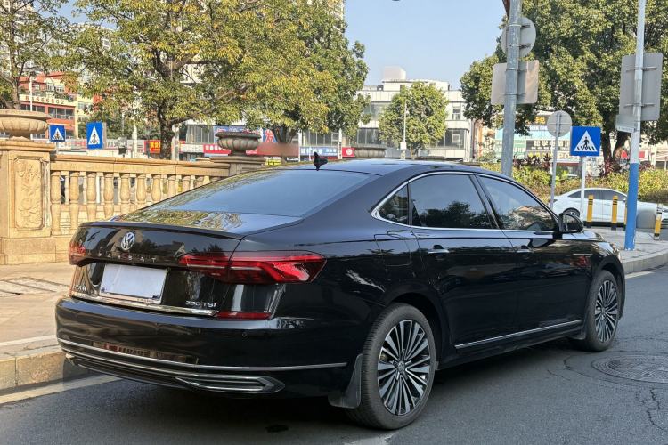 Used Volkswagen Passat 2019 330TSI Prestige Edition China VI Standard
