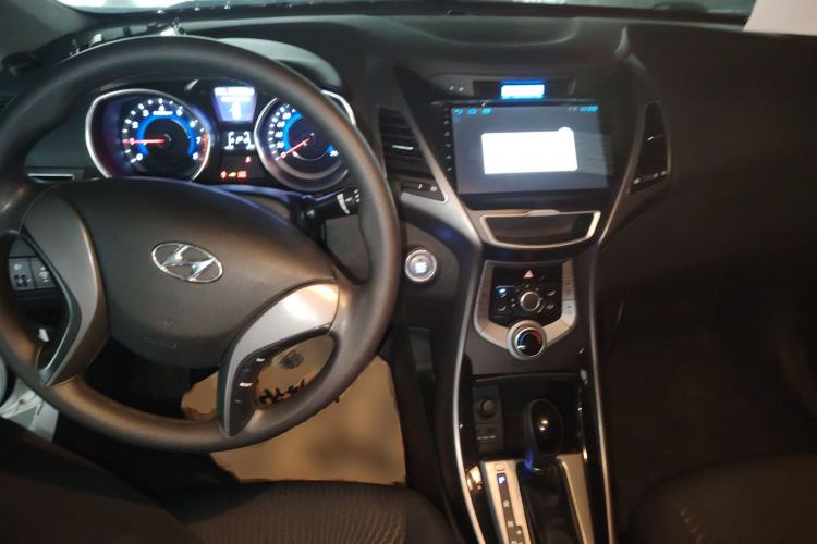 Used Hyundai Elantra 2015 1.6L Automatic Leading Model
