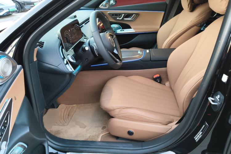 Used Mercedes-Benz E-Class 2025 Facelift E 300 L Luxury Edition
