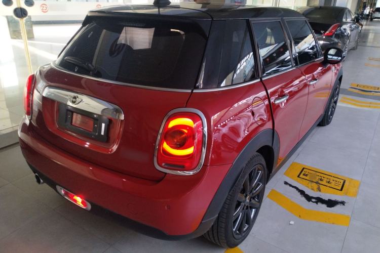 Used  MINI 2016 1.5T COOPER Pioneer Edition Five-Door Model
