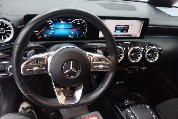 Used Mercedes-Benz A-Class 2022 Revised Version A 200 L Sport Sedan Fashionable Style
