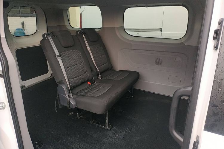 Used SAIC MAXUS Xintu V70 2023 2.0T Elite Edition Automatic Short Wheelbase Low Roof – 5/6 Seats
