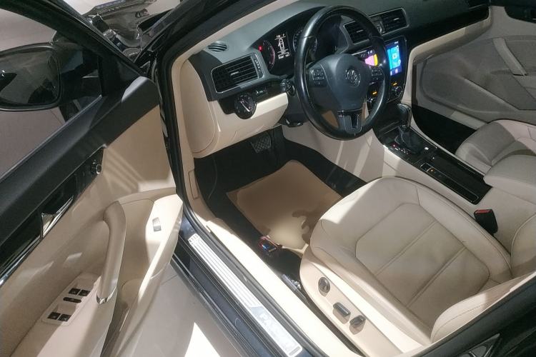 Used Volkswagen Passat 2015 1.8TSI DSG Prestige Edition
