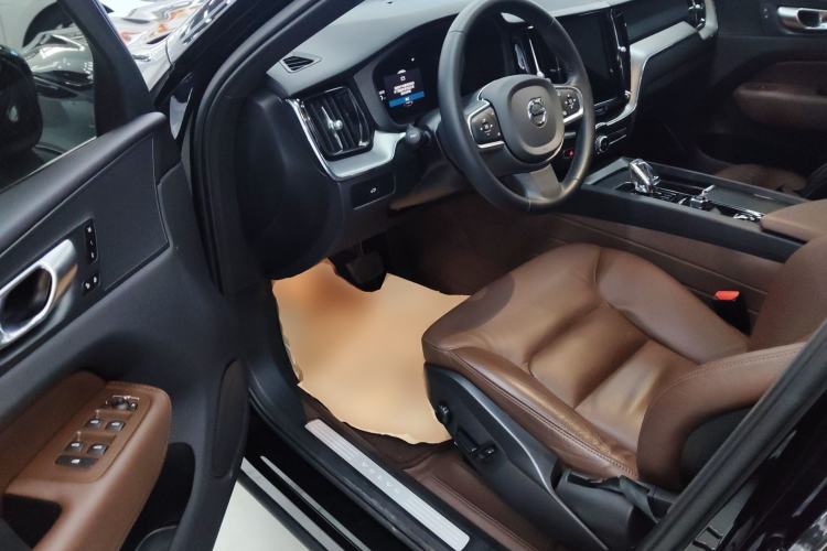 Used Volvo XC60 2024 B5 4x4 Smart Luxury Edition