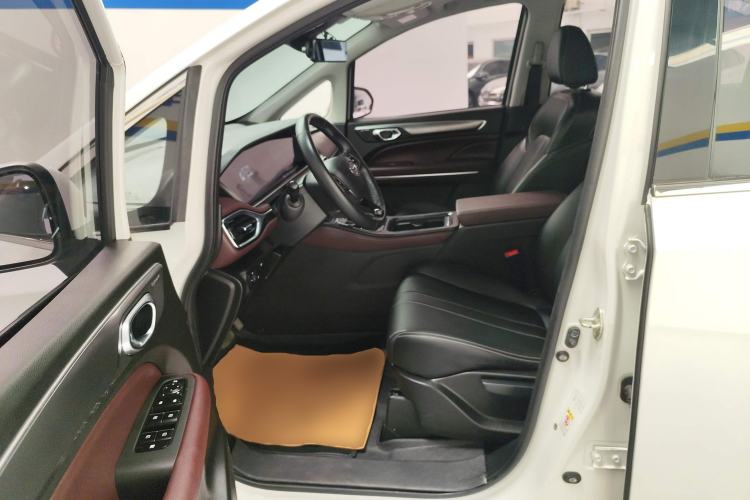 Used GAC Trumpchi M6 2021 PRO 270T DCT Luxury Edition
