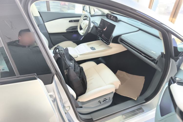 Used  GT 2023 560 Rear-Drive Seven-Wing Edition
