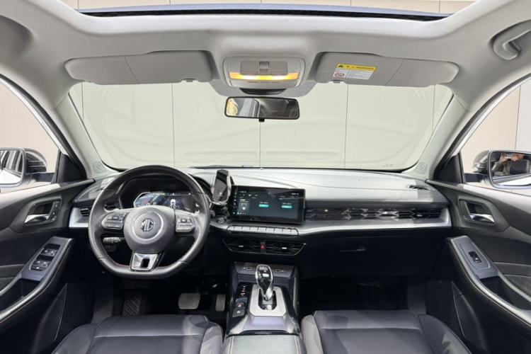 Used MG 5 2022 300TGI DCT Chao Yue Luxury Edition
